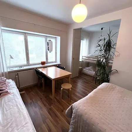 Apartman Lovely Downtown Close To Railway Station